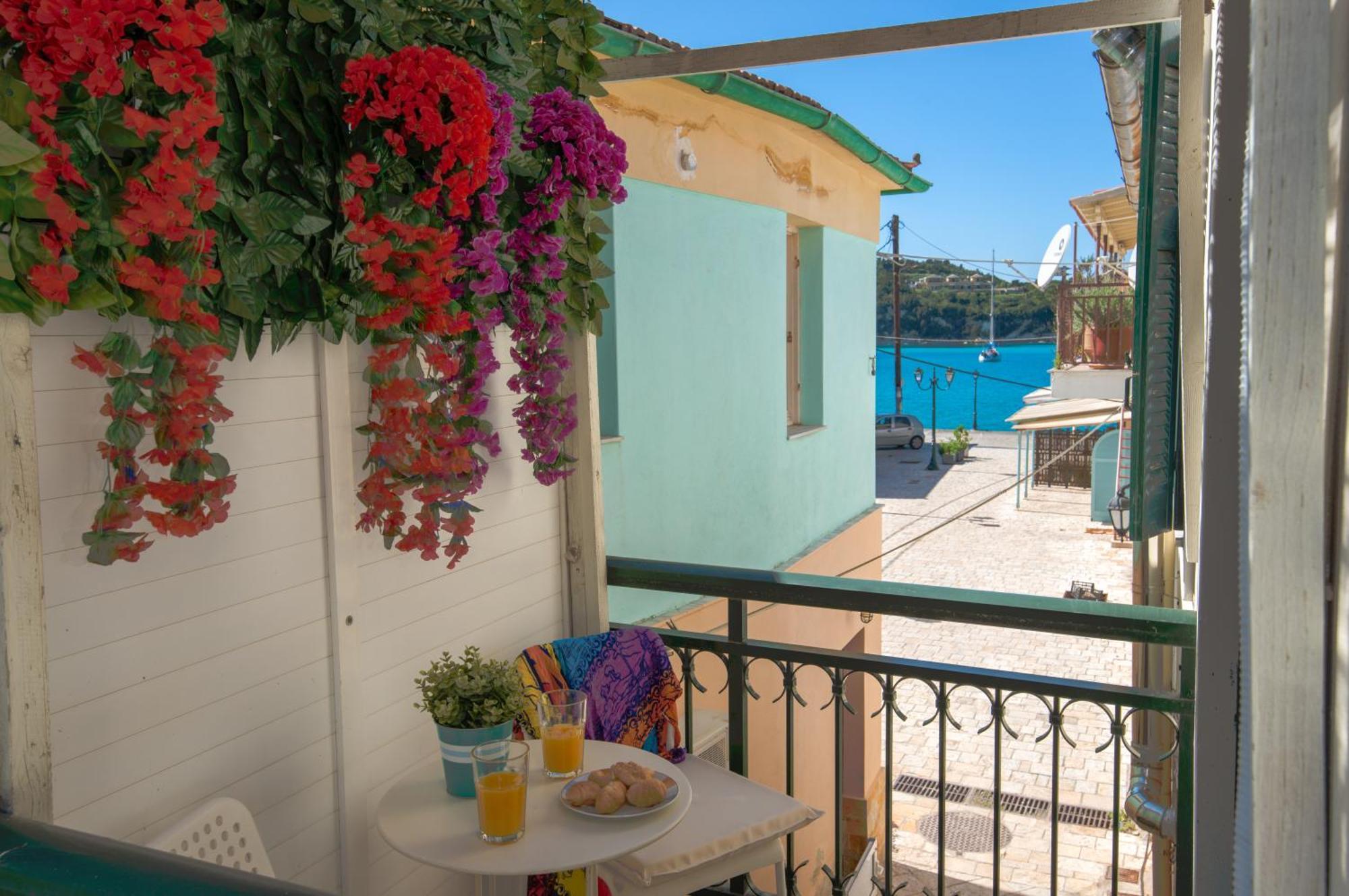 Dina * Lakka (Paxos)